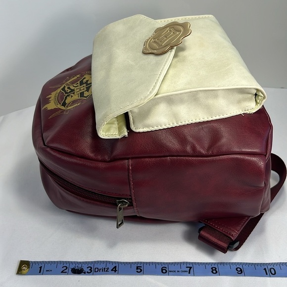 Hogwarts Backpack, Sealed Letter Pocket, dark red, cream, gold - Picture 12 of 13